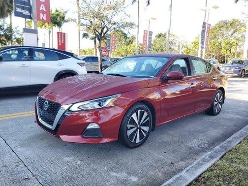 2022 Nissan Altima 2.5 SV