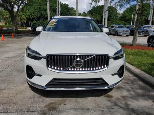 2023 Volvo XC60 B5 Plus Bright Theme
