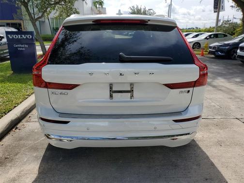 2023 Volvo XC60 B5 Plus Bright Theme