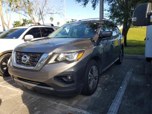 2020 Nissan Pathfinder SL