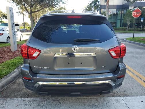 2020 Nissan Pathfinder SL