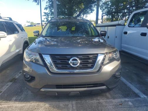 2020 Nissan Pathfinder SL
