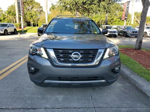 2020 Nissan Pathfinder SL