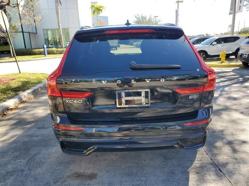 2025 Volvo XC60 B5 Plus