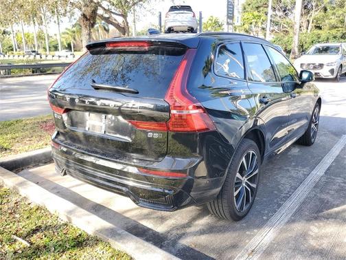2025 Volvo XC60 B5 Plus