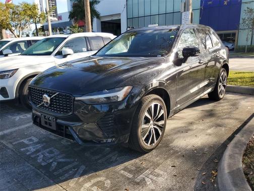 2025 Volvo XC60 B5 Plus