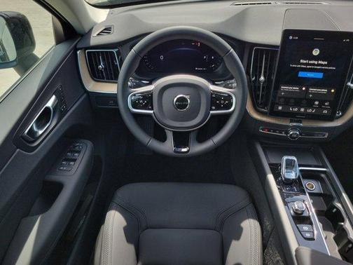 Forest Green 2026 Volvo XC60 B5 Core