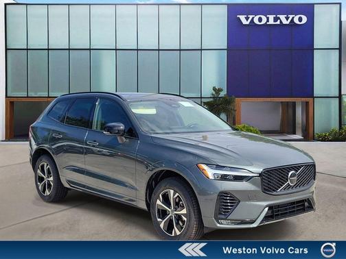 Forest Green 2026 Volvo XC60 B5 Core