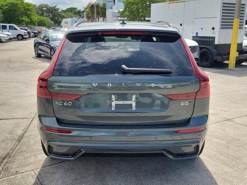 Forest Green 2026 Volvo XC60 B5 Core