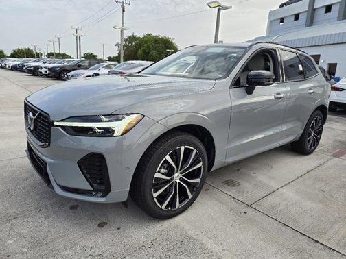 2025 Volvo XC60 B5 Plus