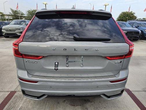 2025 Volvo XC60 B5 Plus