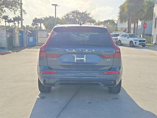 2026 Volvo XC60 B5 Plus