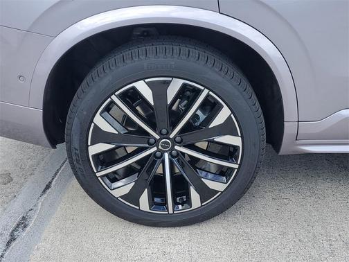 2026 Volvo XC90 Plug-In Hybrid T8 Ultra Dark Theme 7-Seater