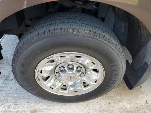 2019 Nissan NV Passenger NV3500 HD SL V8