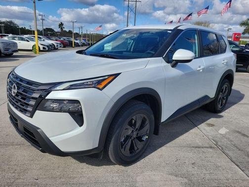 Everest White P 2026 Nissan Rogue SV
