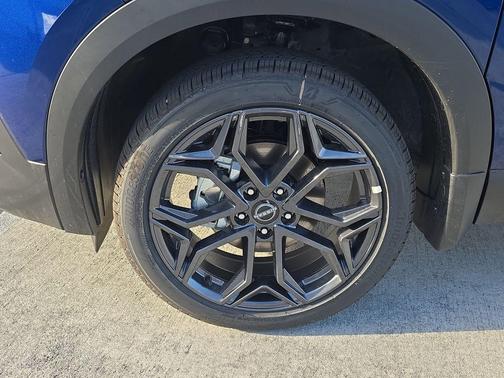 Deep Blue Pearl 2026 Nissan Kicks SR