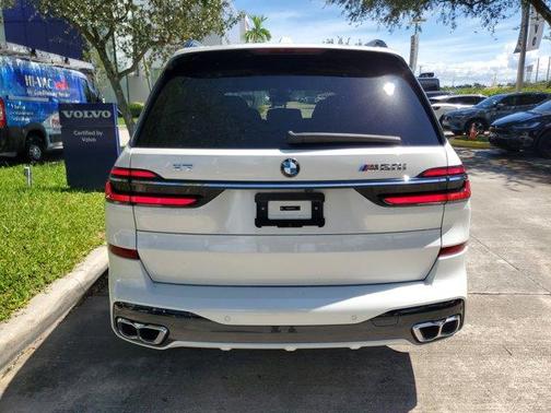 2025 BMW X7 M60i