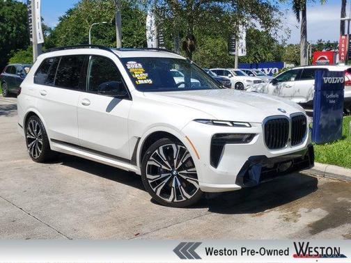 2025 BMW X7 M60i
