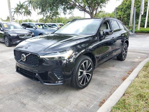 2023 Volvo XC60 B5 Plus Dark Theme
