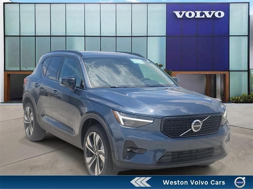 2026 Volvo XC40