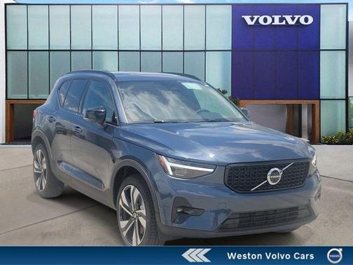 2026 Volvo XC40