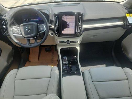 2026 Volvo XC40