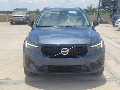2026 Volvo XC40
