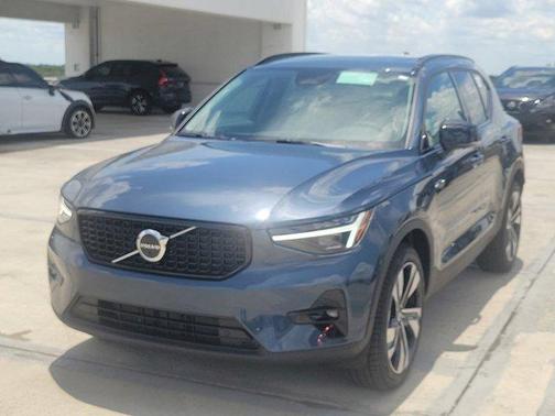 2026 Volvo XC40