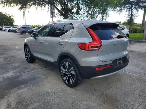 Silver 2023 Volvo XC40 B5 Ultimate Bright Theme