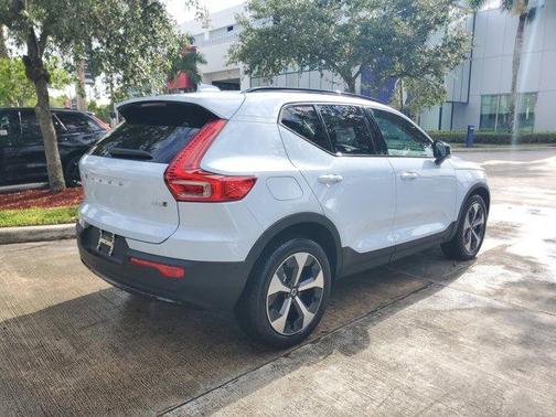 Cloud 9 White 2026 Volvo XC40 B5 Plus