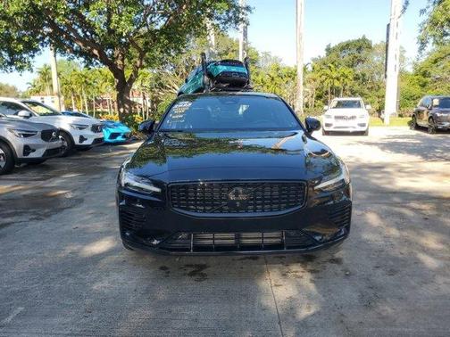 2025 Volvo S60 Plug-In Hybrid T8 Ultra Black Edition