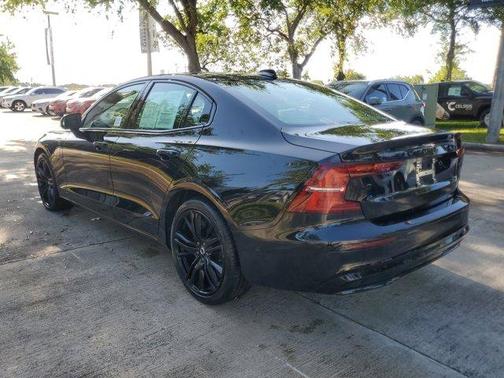 2025 Volvo S60 Plug-In Hybrid T8 Ultra Black Edition