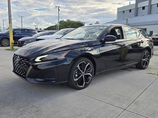 Super Black Clearcoat 2026 Nissan Altima SR
