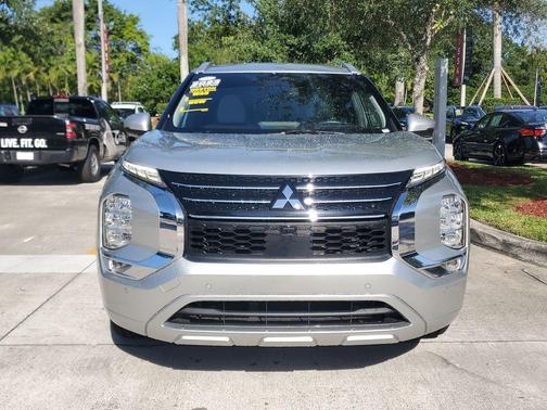 Silver 2023 Mitsubishi Outlander SEL