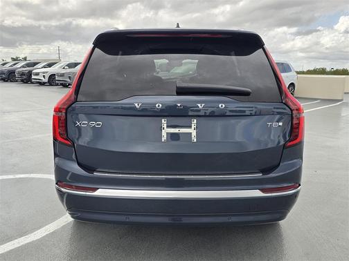 2025 Volvo XC90 Plug-In Hybrid T8 Ultra 6-Seater