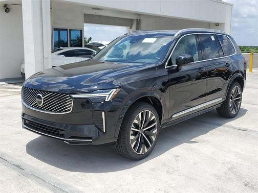 2025 Volvo XC90 B6 Plus 6-Seater