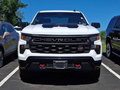 Summit White 2023 Chevrolet Silverado 1500 Custom Trail Boss