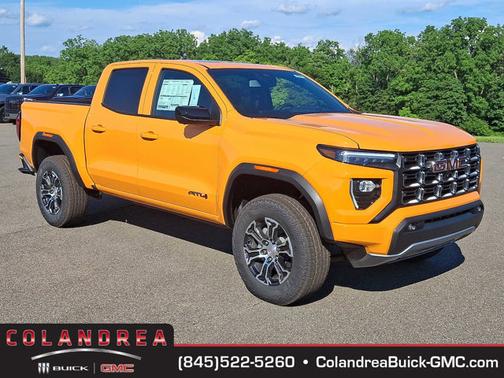 2025 GMC Canyon 4WD AT4