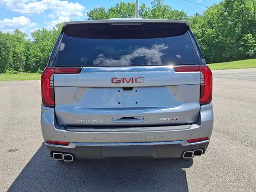 2025 GMC Yukon XL AT4