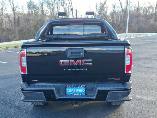 2022 GMC Canyon 4WD AT4 w/Leather