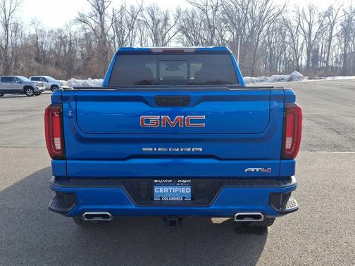 2023 GMC Sierra 1500 AT4