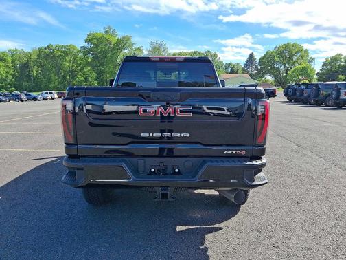 2025 GMC Sierra 2500 AT4