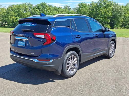 2023 GMC Terrain SLT