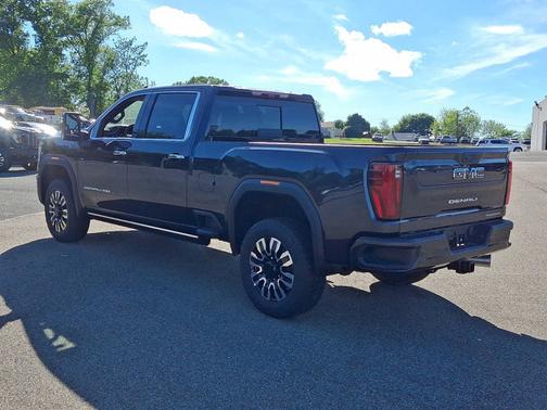 2025 GMC Sierra 2500 Denali