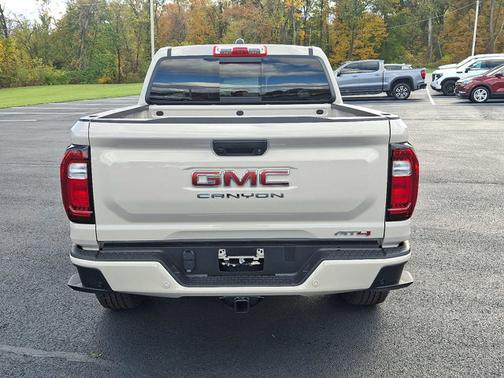 2026 GMC Canyon 4WD AT4