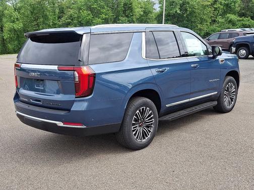 2025 GMC Yukon Elevation