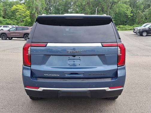2025 GMC Yukon Elevation