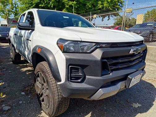 Summit White 2023 Chevrolet Colorado Trail Boss