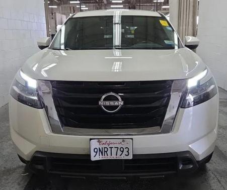 Pearl White Tricoat 2022 Nissan Pathfinder SV 2WD