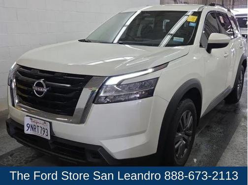 Pearl White Tricoat 2022 Nissan Pathfinder SV 2WD